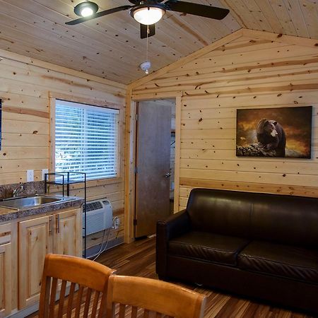 Idyllwild Camping Resort Cottage Екстериор снимка